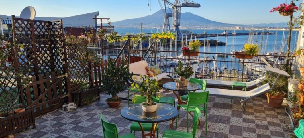 The Sea Beyond Castellammare di Stabia Quarto foto